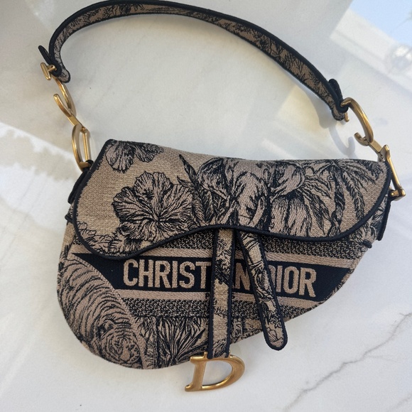 Christian Dior Canvas Embroidered Toile de Jouy Voyage Saddle Bag Beige multi - Picture 2 of 14